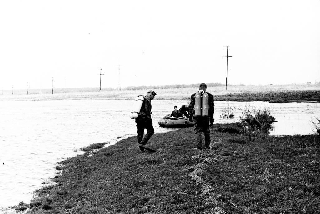 1969 г.  К воде. Наводнение. Тренировка экспедиционников. р.Томь, Боярские озёра, Томск.