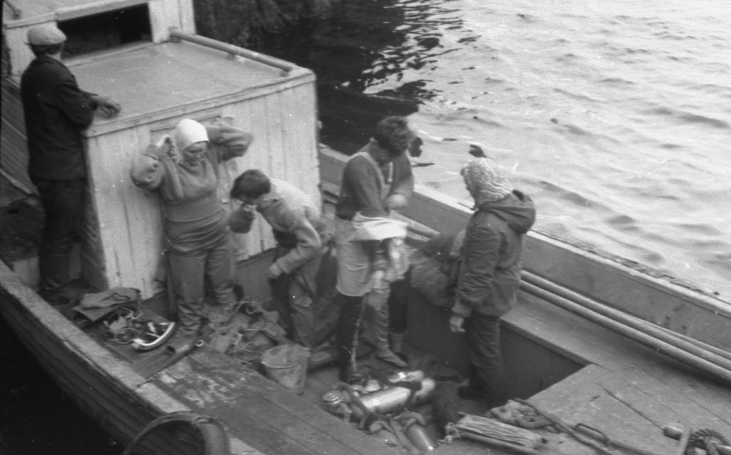 1971 г.  Подготовка к спускам. Экспедиция на Баренцево море.