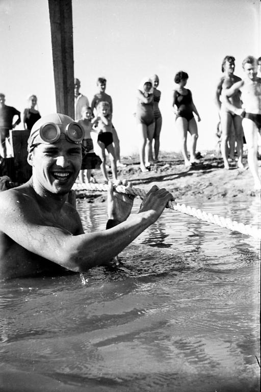 61-9    1961 г.  В.Жданов после финиша. Соревнования на Сенной курье. Томск.