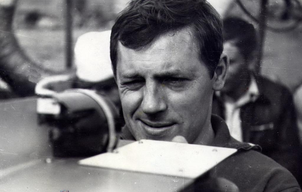 63-36  1963 г.  В.Титов берёт курс. Зональные соревнования по подводному многоборью. Водохранилище у коммунального моста, Новосибирск.