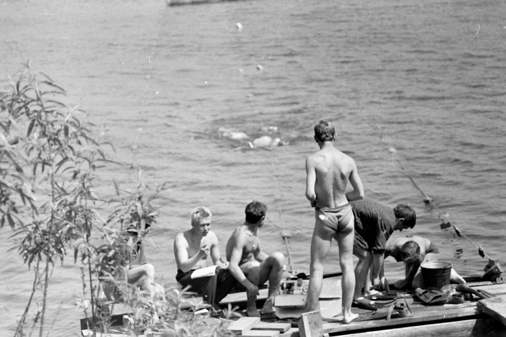 65-5    1965 г.  В.Кайгородов, П.Гынгазов и С.Шлёнкин. Тренировка. Сенная курья, Томск.