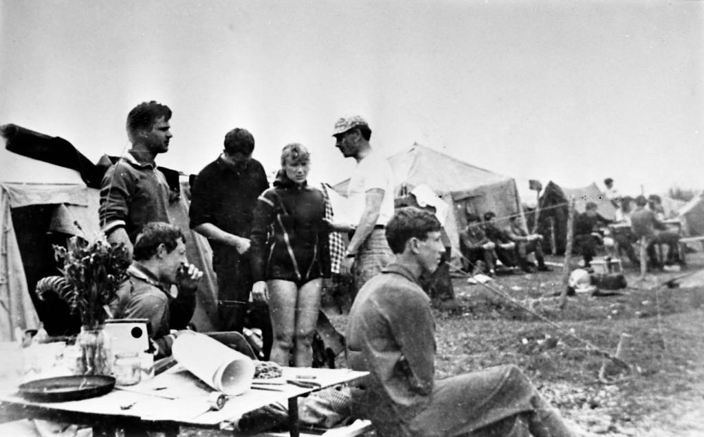 68-30  1968 г.  В.Титов, В.Жданов, Р.Иутина, А.П.Привезенцев, А.Шумков. Зона Сибири и ДВ, о.Попова, Приморье.