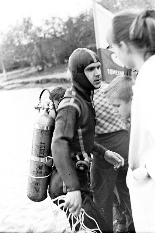 69-26  1969 г.  В.Жданов. Открытие сезона по подводному ориентированию. Белое озеро, Томск.