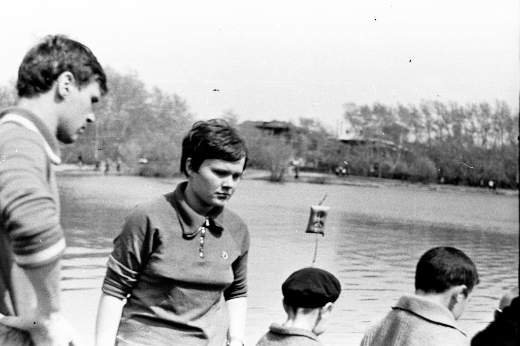 69-31  1969 г.  В.Жданов, И.Баженова. Открытие сезона по подводному ориентированию. Белое озеро, Томск.