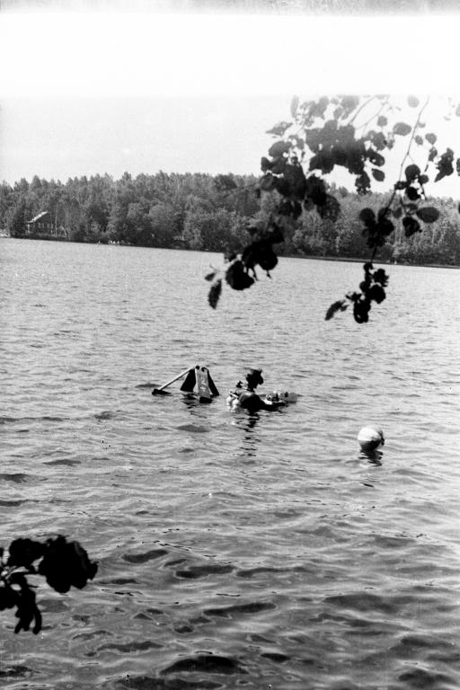 69-64  1969 г.  На старте. Первый чемпионат РСФСР по подводному ориентированию. Оз.Увельды, Челябинск.