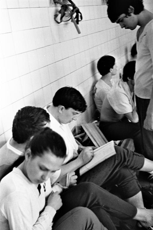 73-102 1973 г.  И.Трифонова, тренер Э.В.Ефимов, И.Шиповский. Кубок РСФСР. Саратов.