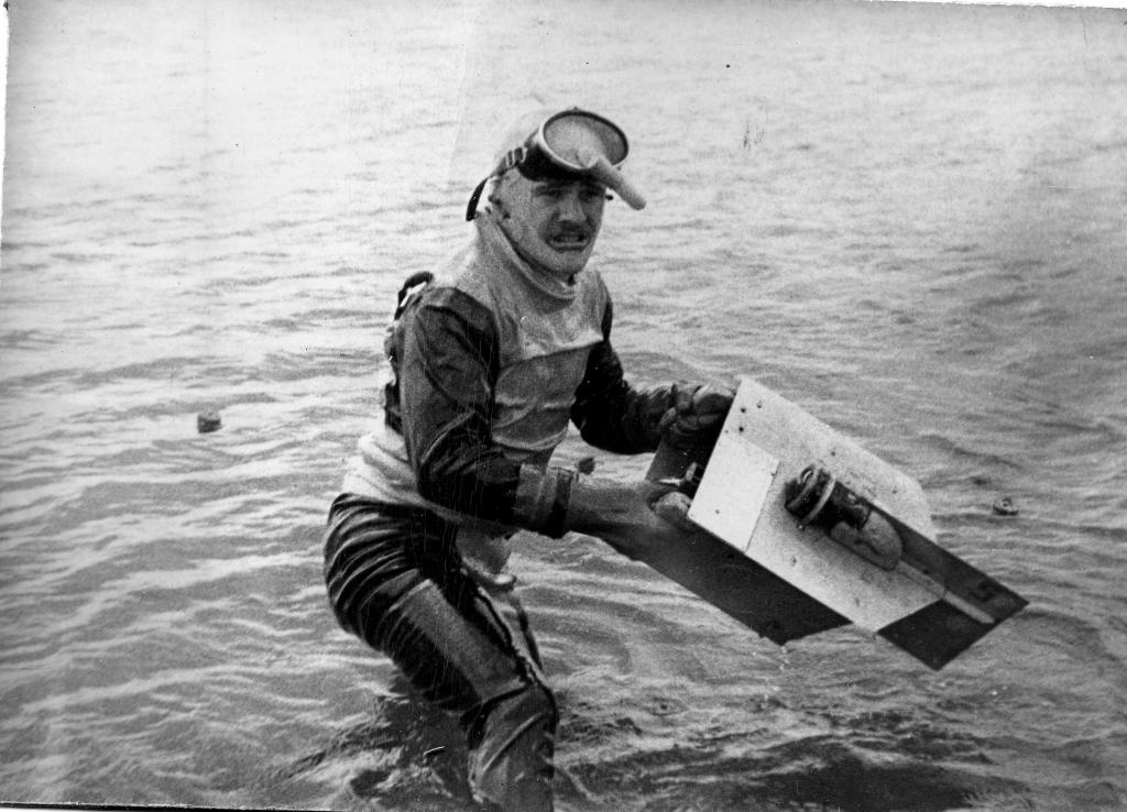 73-163 1973 г.  С.Баландин выходит на старт. Первенство города по ориентированию. Сенная Курья, Томск.