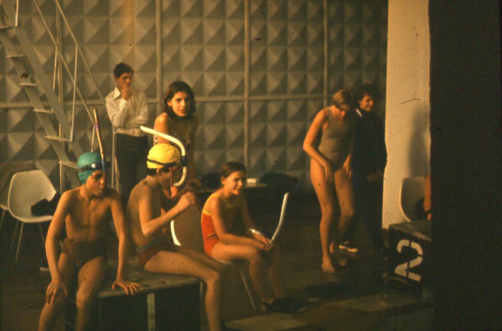 78-13  1978 г.  Н.Грязнова. Зональные соревнования по плаванию в ластах. Бассейн СКА. Новосибирск.