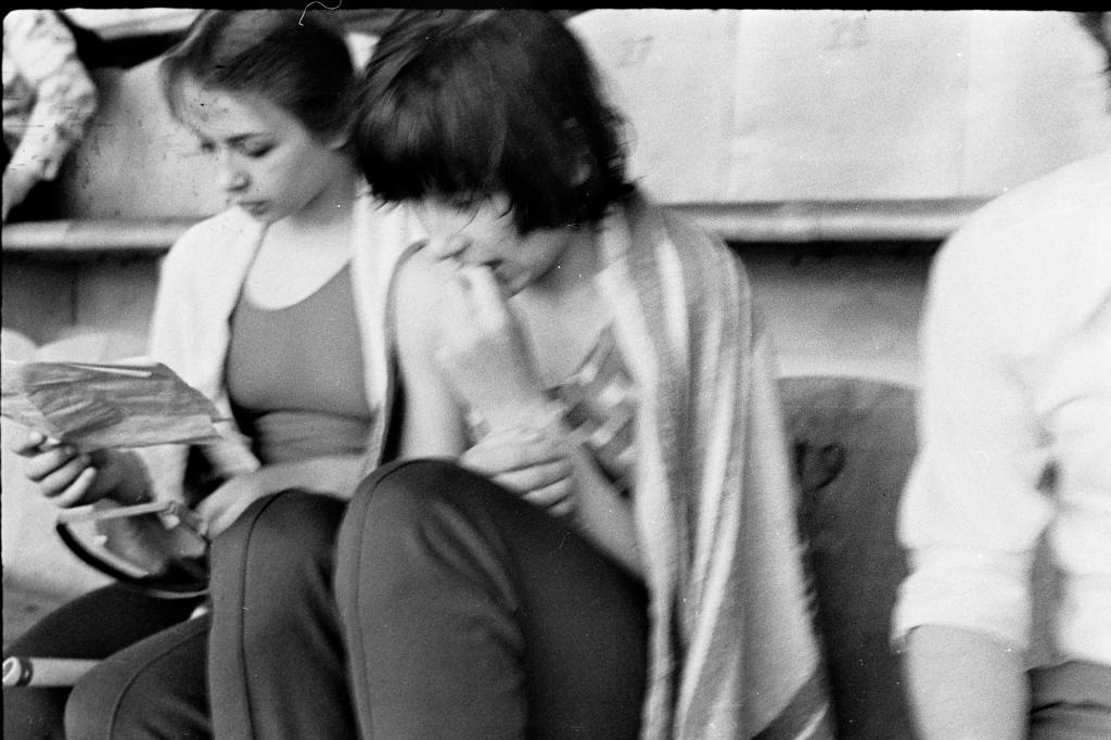 79-5    1979 г.  Н.Пушкарёва, Р Закамскова. Зона Кубка СССР по плаванию в ластах. Новосибирск.