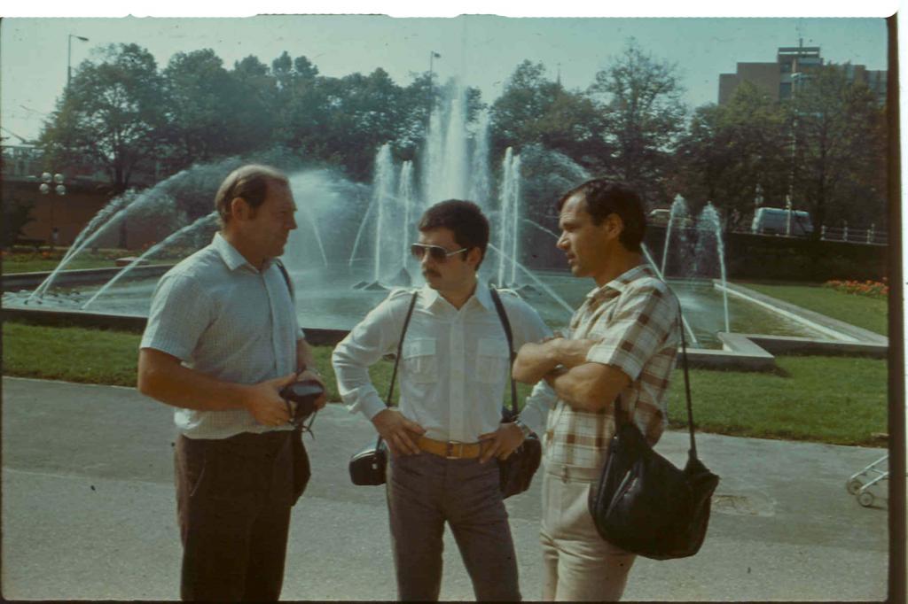 83-92  1983 г.  В.Титов, И.Сучков, В.Жданов. Товарищеская встреча команды СКАТ с венграми. Дунайварош, Венгрия.