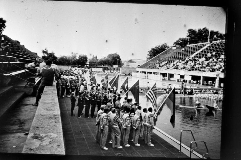86-42  1986 г.  На церемонии открытия IV чемпионата мира по плаванию в ластах. Западный Берлин.
