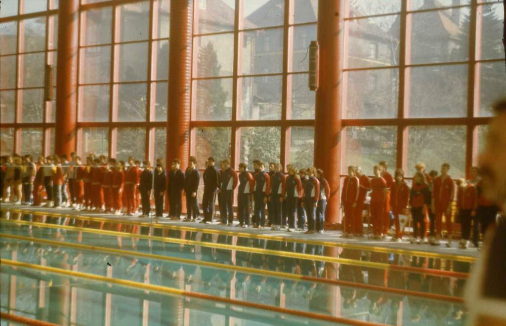 87-3    1987 г.  Открытие международных соревнований по плаванию в ластах. СССР представляет команда СКАТа. Либерец, ЧССР.