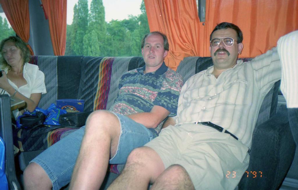 97-74  1997 г.  В.Б.Дегтярёв (Новосибирск) и П.В.Тимченко. ХVII чемпионат Европы. Монпелье, Франция.