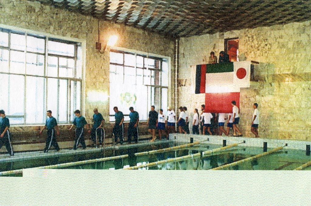 98-2    1998 г.  Выход на построение. Открытый чемпионат ТГУ. Бассейн ТГУ, Томск.