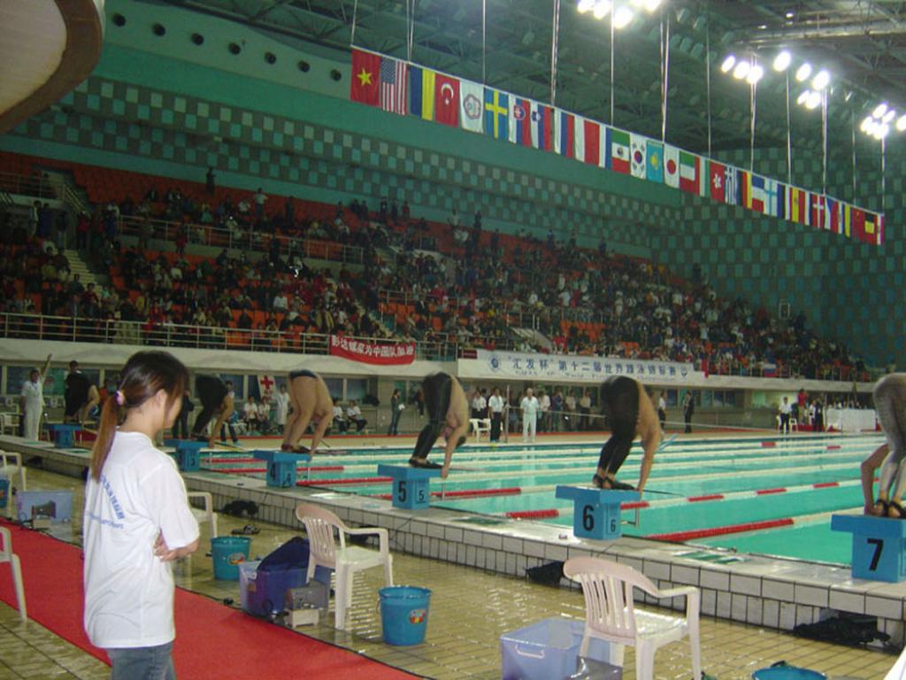 04-54  2004 г.  Старт мужского заплыва. ХII чемпионат мира. Шанхай, Китай.