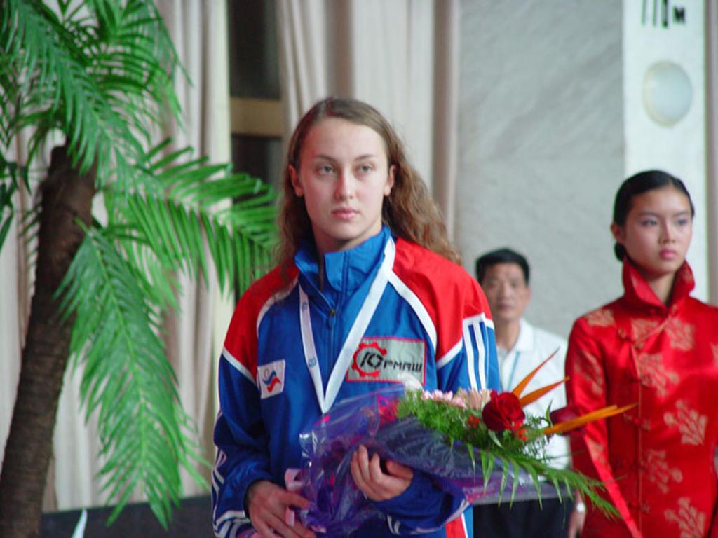 04-65  2004 г.  С.Дедюх после награждения.  ХII чемпионат мира. Шанхай, Китай.