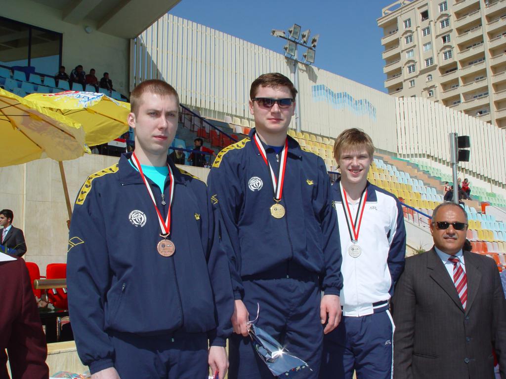 06-11  2006 г.  Награждение победителей в нырянии 50 м. П.Кулаков, Е.Скорженко и А.Бураков. I этап Кубка мира. Александрия, Египет..JPG