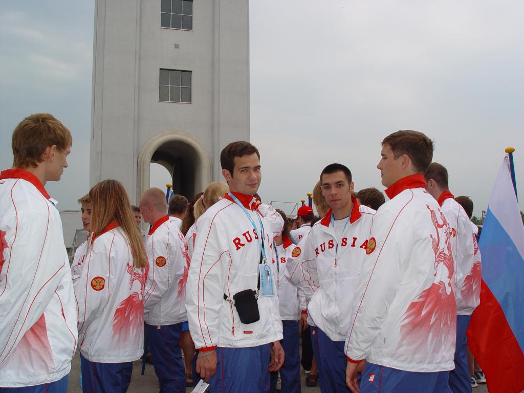 06-54  2006 г.  А.Михайлов, С.Черевко, Е.Скорженко на церемонии открытия соревнований.13-й чемпионат мира. Турин, Италия..JPG