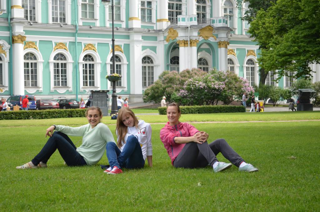 12-51  2012 г.  М.Радченко, Ю.Веселова, А.Бер после соревнований. Чемпионат России 2012 г. С.-Петербург..JPG
