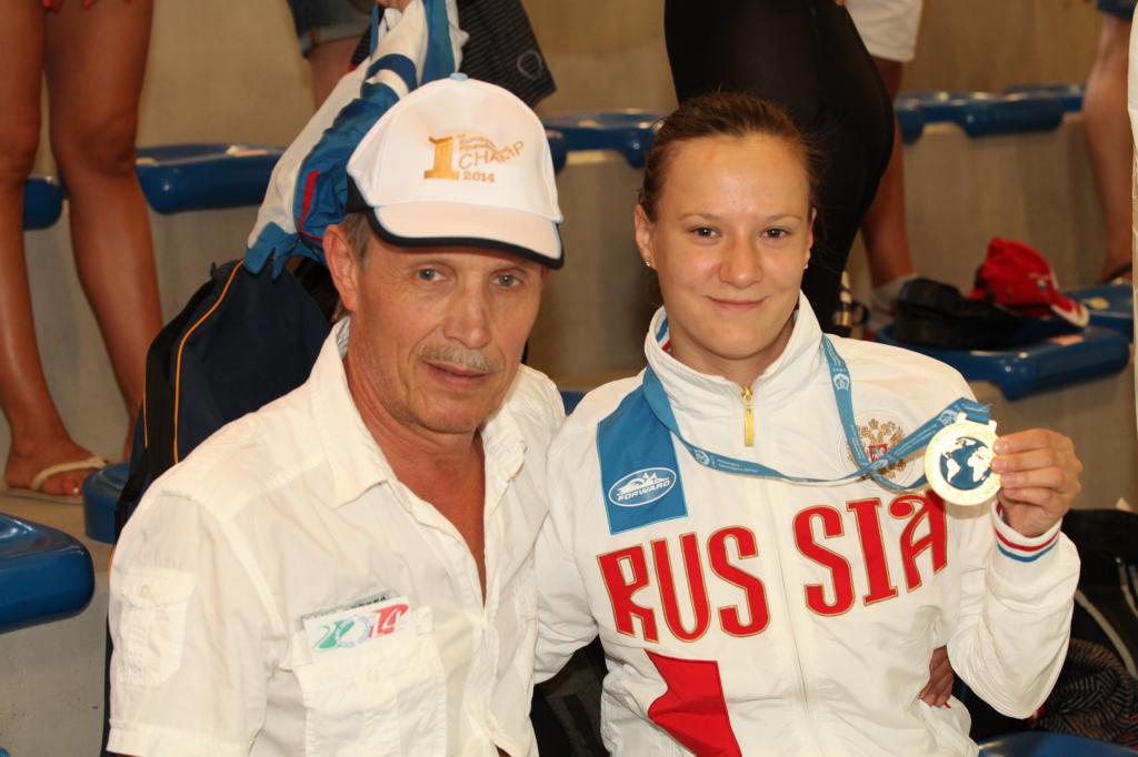 14-45 2014 Анна Бер и Сергей Белокопытов. Чемпионат Европы по плаванию в ластах. Линьяно (Италия)..JPG