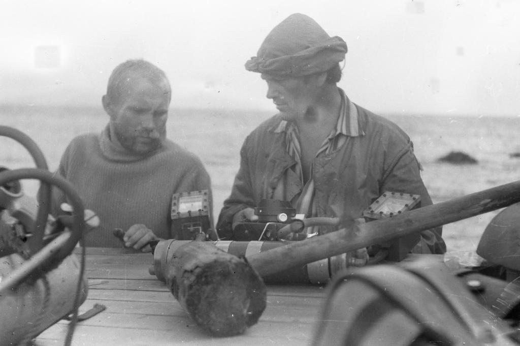 В.Шевелёв и подводный фотограф А.Голубев (Владивосток). 