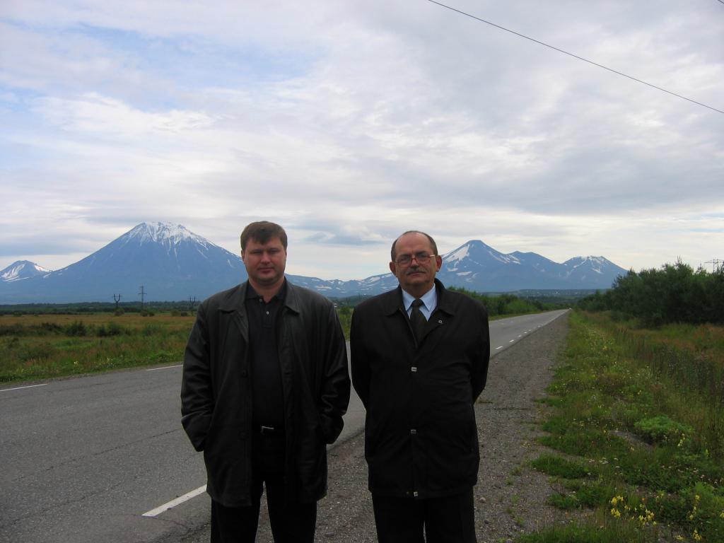 В.Николаенко и В.Сусляев на Камчатке.