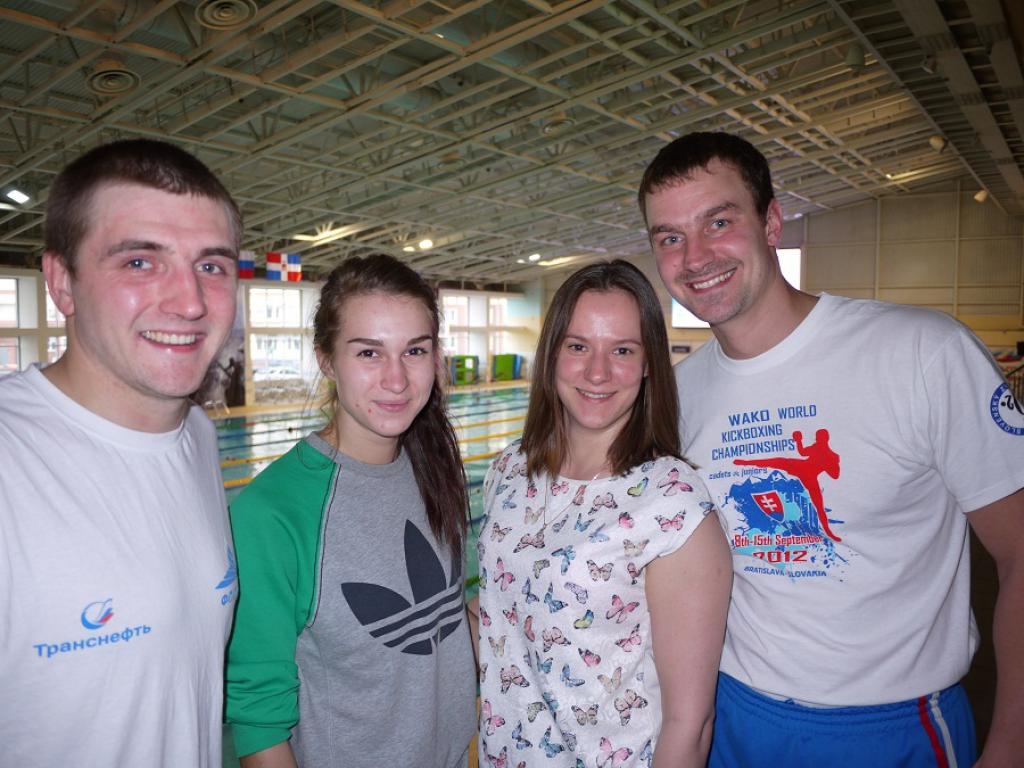 15-21 2015   Д.Кокорев, А.Шиянова (кикбоксинг, Томск), А.Бер, К.Базаев (тренер по кикбоксингу, Томск),чемпионат России, Пермь.JPG