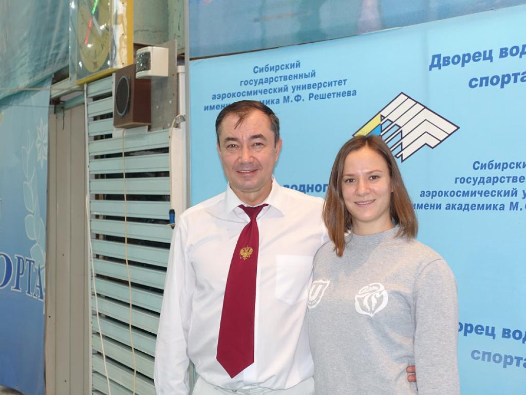 16-146  2016 профессор Игорь Толстопятов (Красноярск) и доцент Анна Бер студенческий чемпионат России Красноярск.JPG
