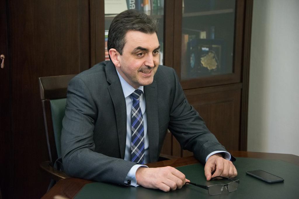 16-47 2016 ректор ТГУ Эдуард Галажинский на   встрече с командой клуба СКАТ ТГУ